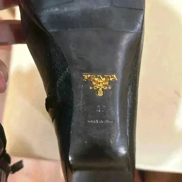Prada ankle boots size 37. Size 6.5 - Picture 8 of 9